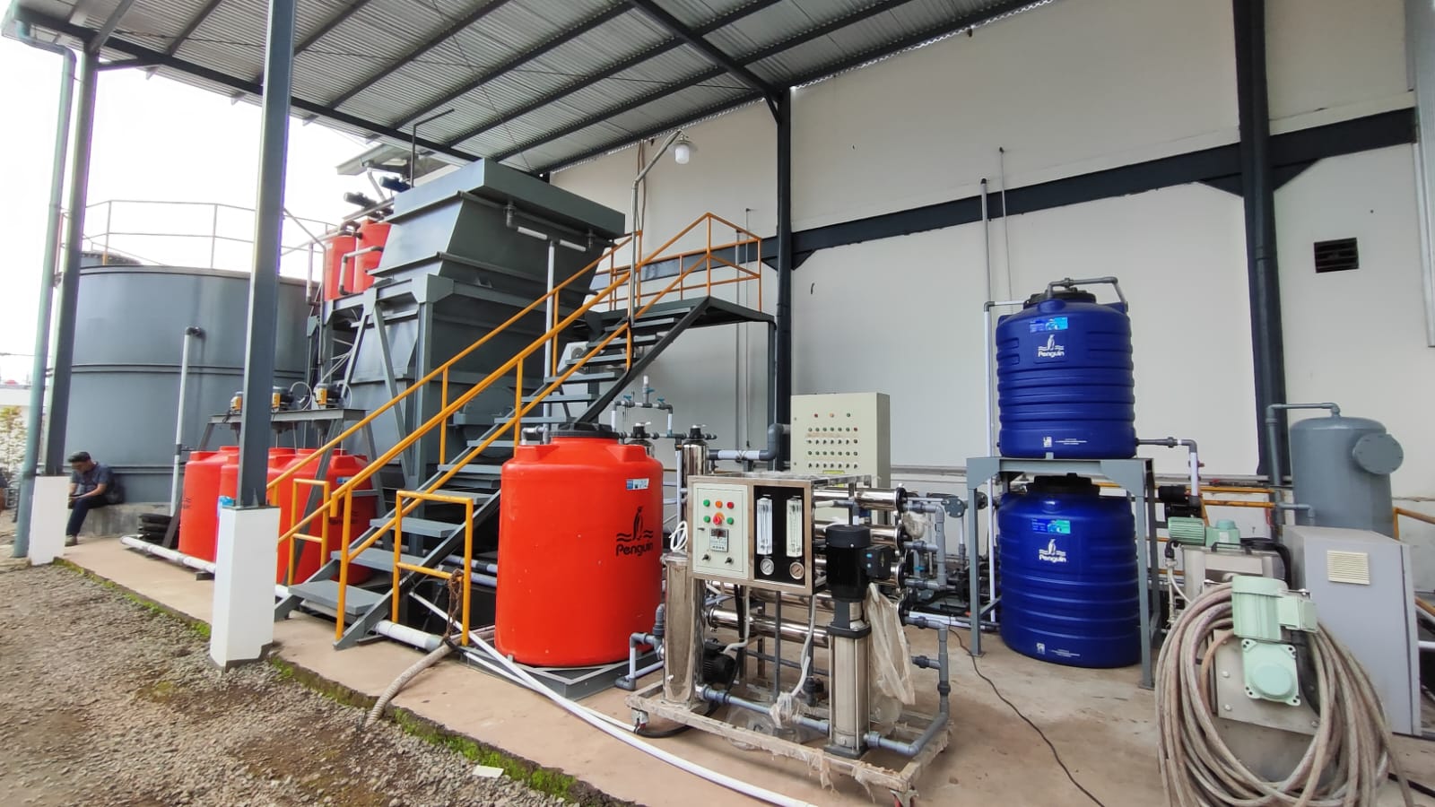 Instalasi pengolahan air limbah industri modern hasil rancangan konsultan & perusahaan kontraktor WWTP di Indonesia