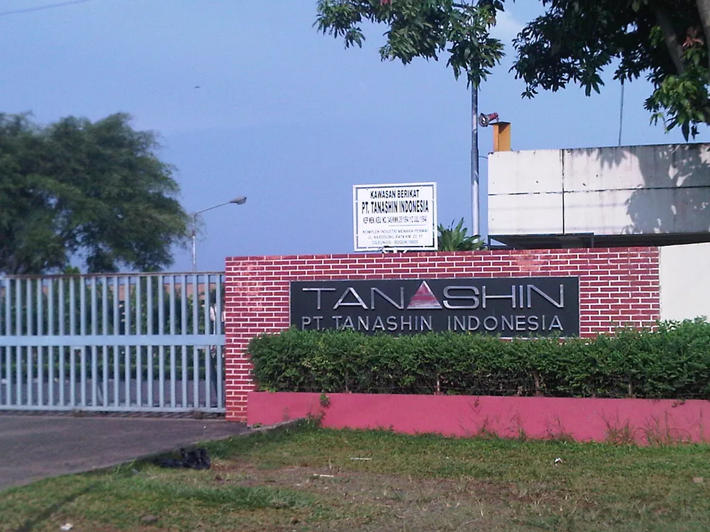 Pabrik di Indonesia — Sumber Air Limbah Industri Pabrik di Indonesia sebagai sumber air limbah industri yang memerlukan pengolahan sesuai baku mutu