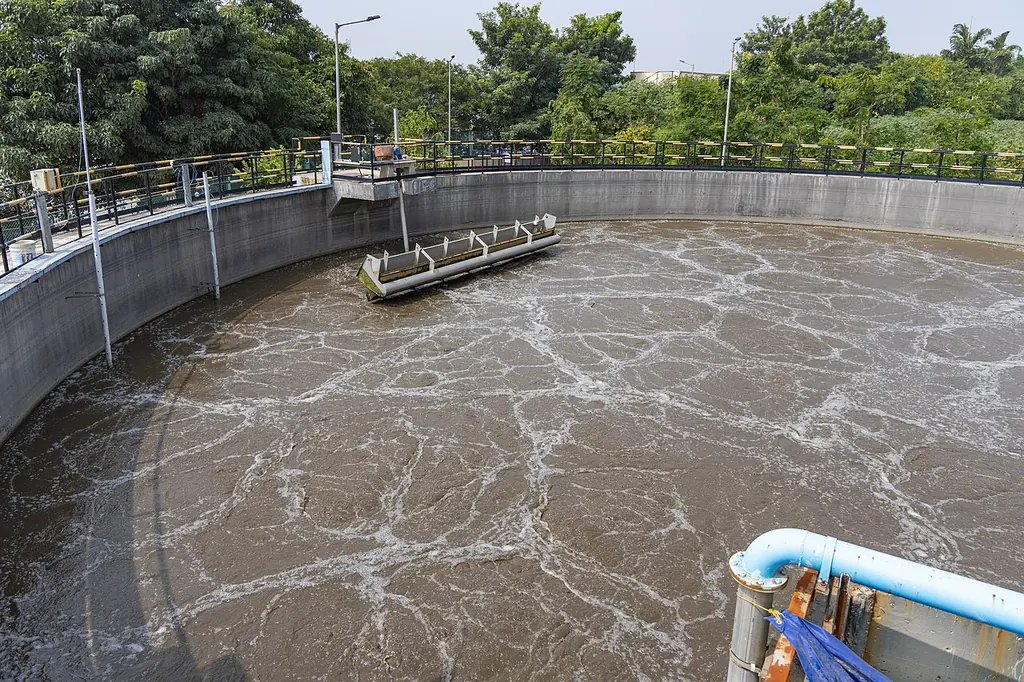 Unit Activated Sludge pada Pengolahan Air Limbah Industri Unit activated sludge dengan air bergejolak pada pengolahan biologis air limbah industri
