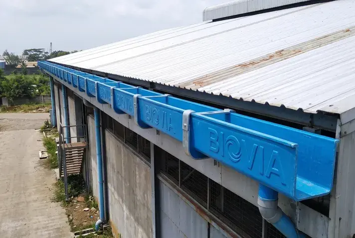 Jual Talang Fiber Custom - Talang Air Fiberglass BIOVIA Jual talang fiber FRP custom untuk sistem drainase atap pabrik dan gudang industri